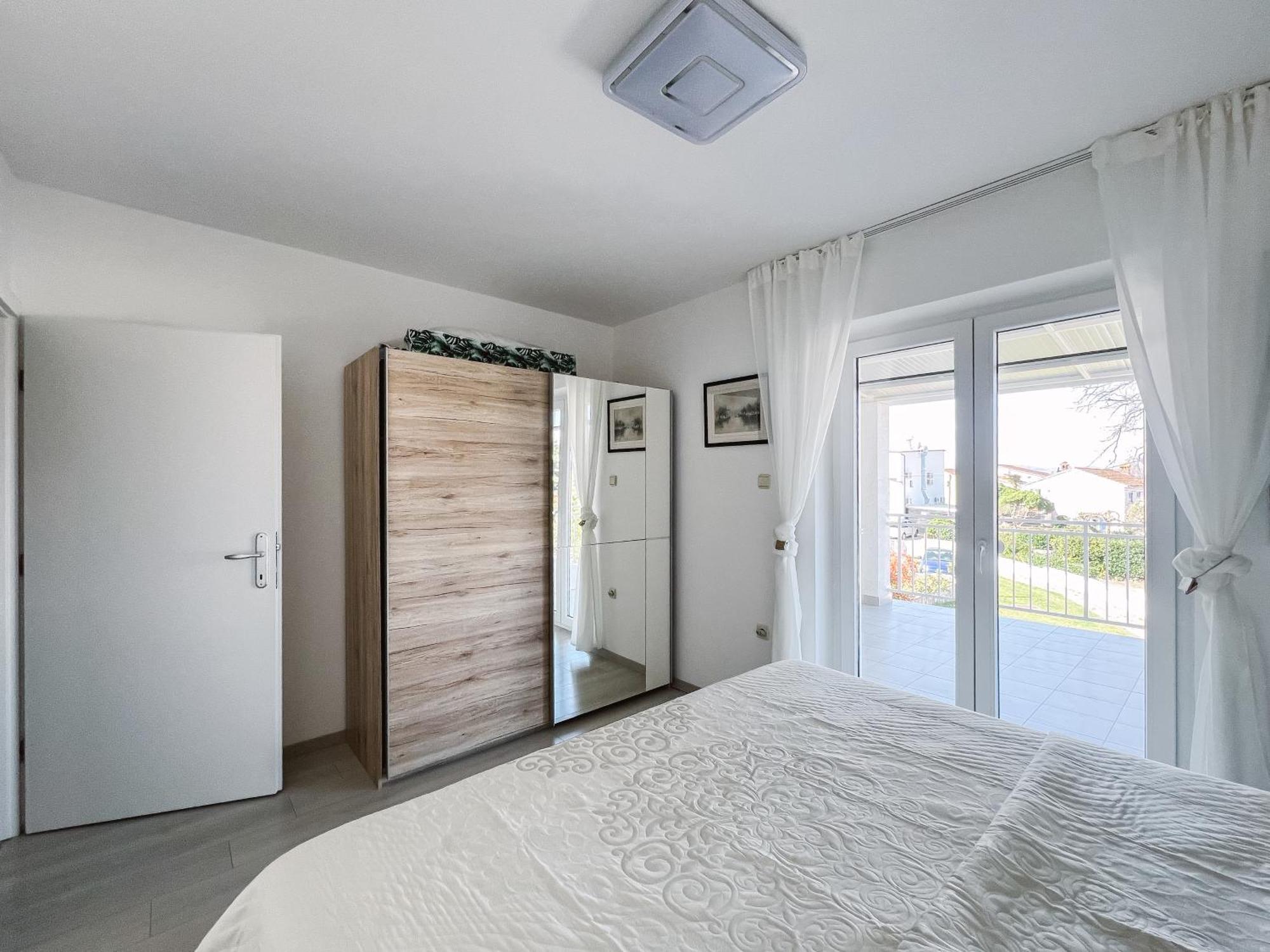 Modern Apartment In The Heart Of Нивице Екстериор снимка
