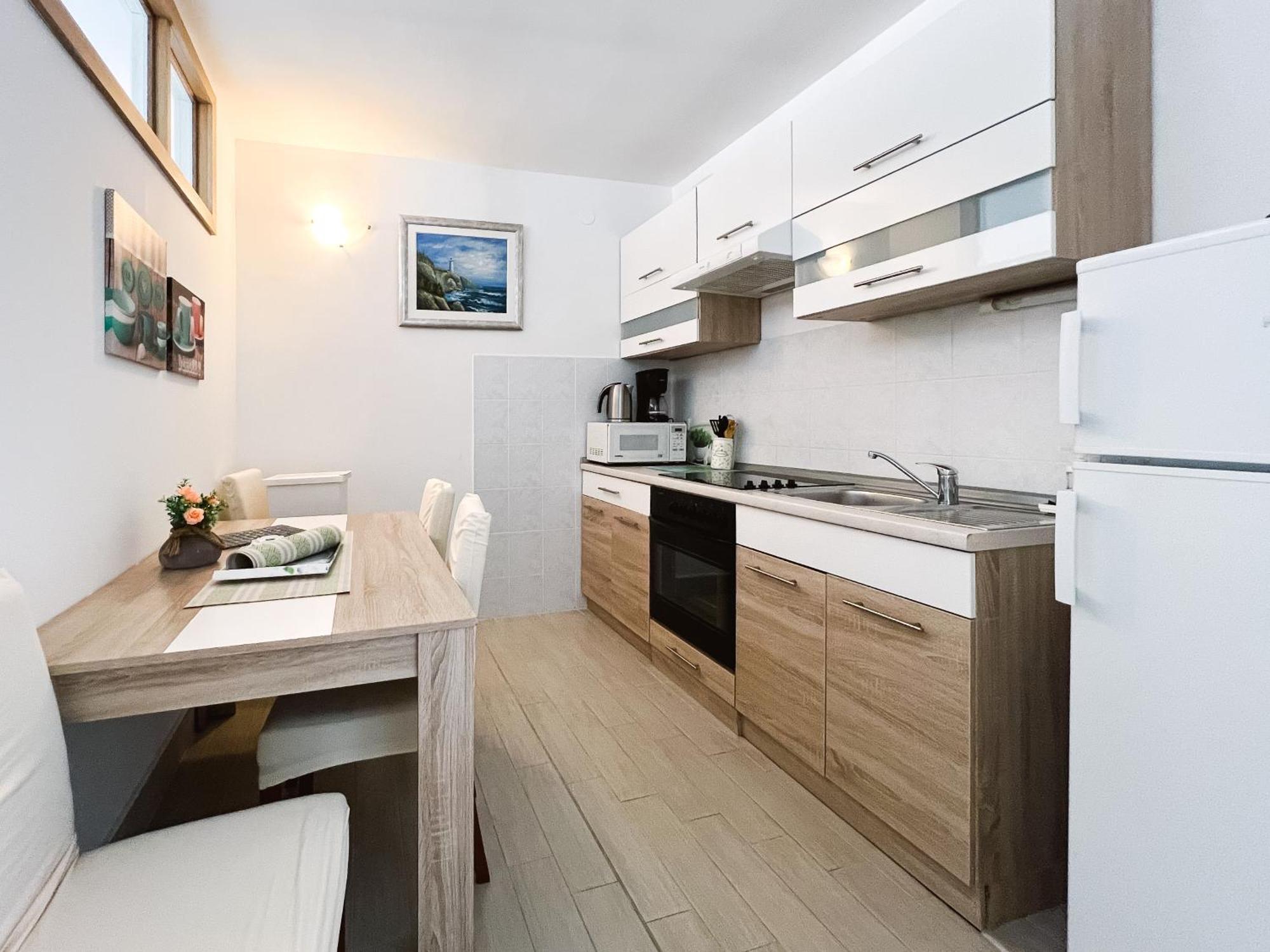 Modern Apartment In The Heart Of Нивице Екстериор снимка
