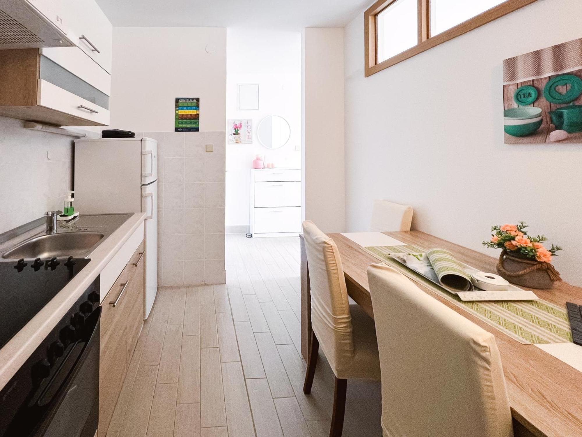 Modern Apartment In The Heart Of Нивице Екстериор снимка